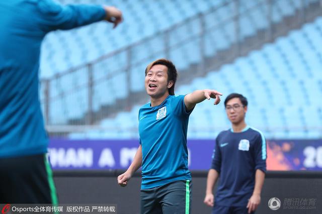 据福永导演确认，不光是丹尼尔;克雷格，拉尔夫;费因斯、娜奥米;哈里斯、罗里;金尼尔、蕾雅;赛杜、本;威士肖、杰弗里;怀特等原班主演将悉数回归